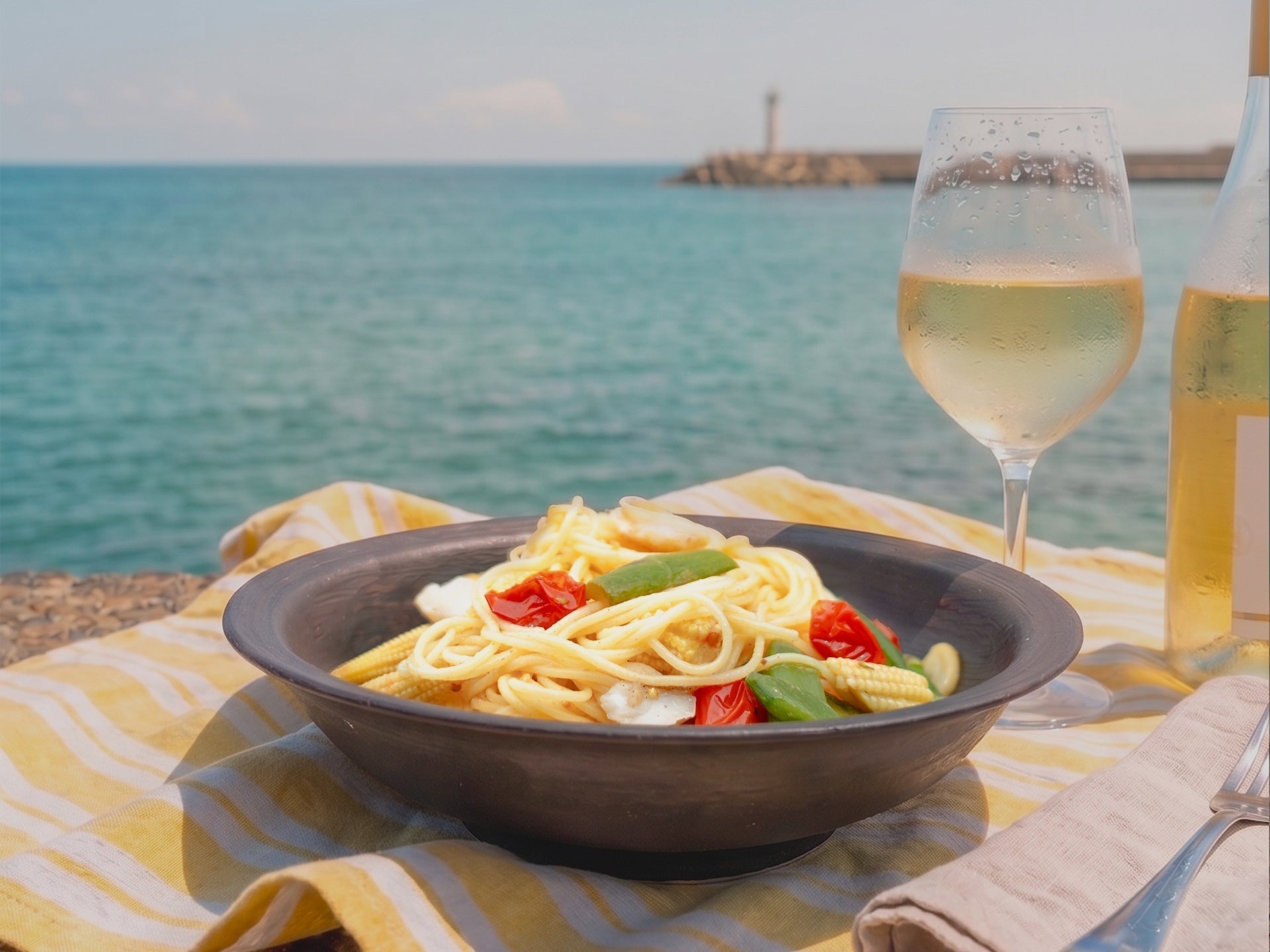 魚の旨み香る「海鮮と夏野菜の柚子胡椒オイルパスタ」